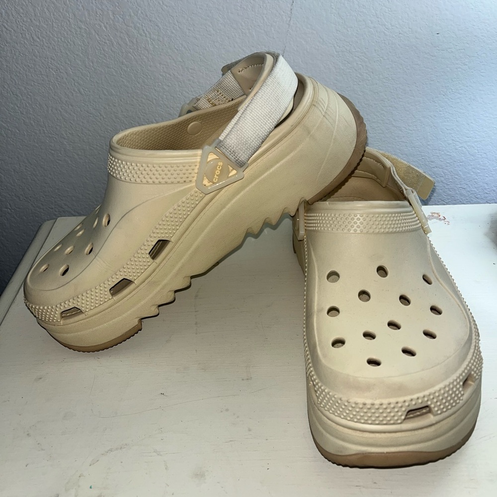 CROCS Platform Clogs with Backstrap in Neutral Be… - image 4
